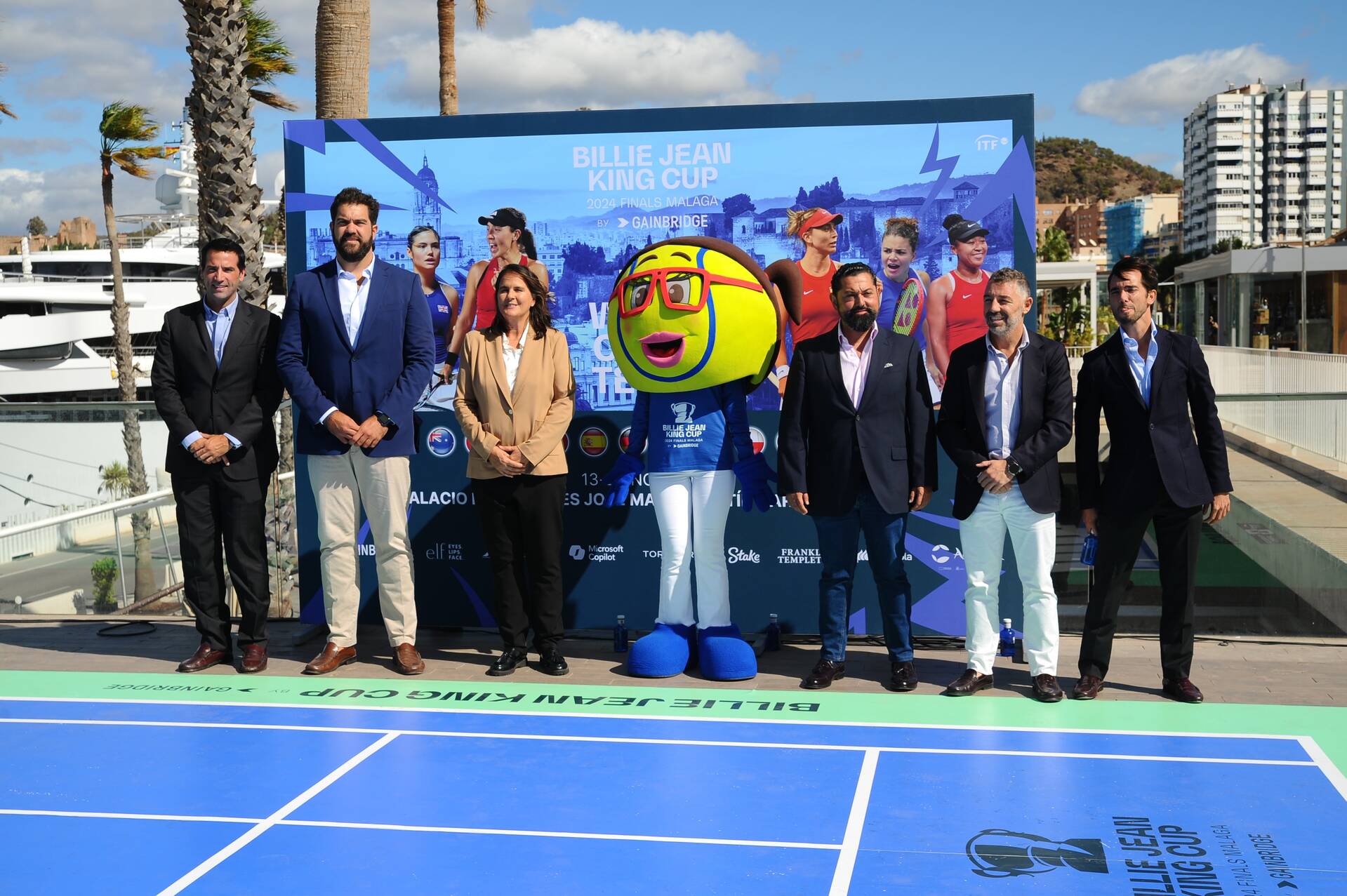 Conchita Martínez y Netty con José María Arrabal Sedano, Juan Rosas Gallardo, Borja Vivas Jiménez y Pedro Domínguez Alonso